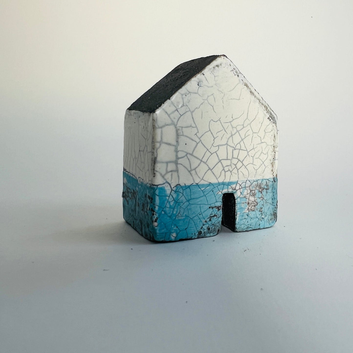 Large Croft House - White/Blue