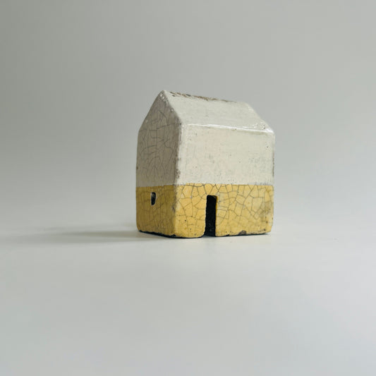 Large Croft House - White/Yellow