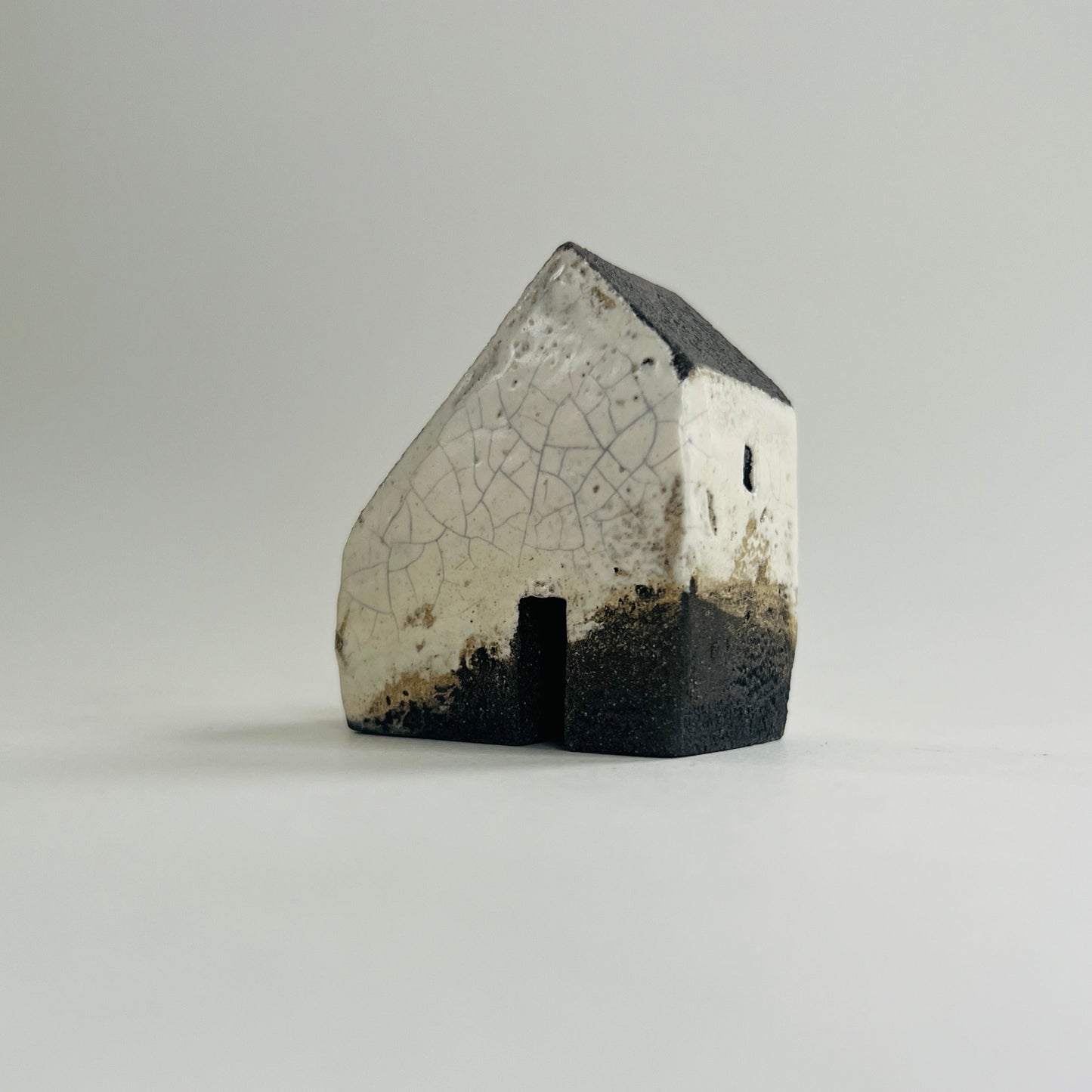 Large Croft House - White/Black